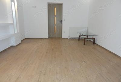 Apartament cu 3 camere semidecomandat în Central - 3