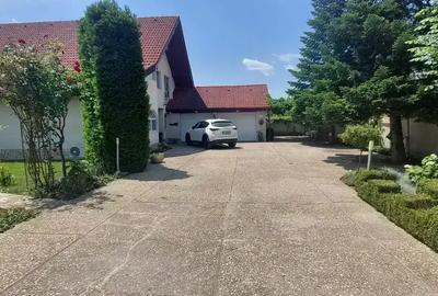 Casă cu 8 camere cu Piscina în Corbeanca