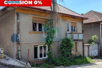 Casă cu 7 camere cu Teren 700 Mp în Gării