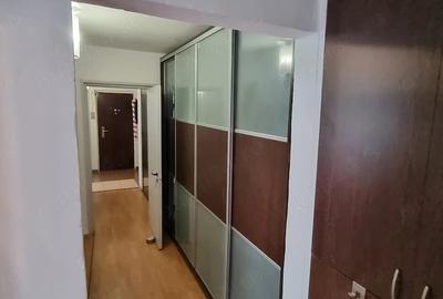 Apartament cu 3 camere decomandat în Lăpuș