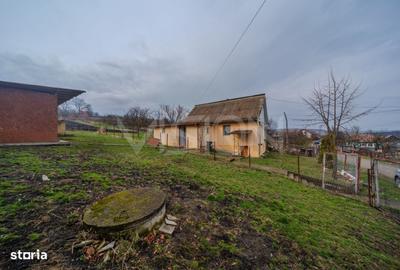 Casă cu Teren 2844 Mp în Căianu - 1