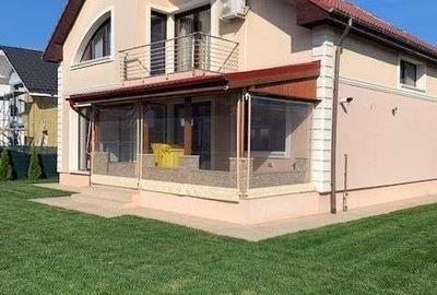 Casă cu 4 camere în Băneasa