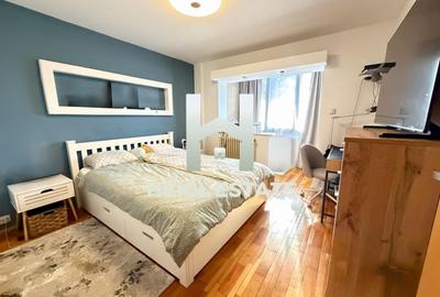 Apartament cu 3 camere decomandat, mobilat în Lipovei