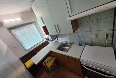 Apartament cu 3 camere semidecomandat în Cetății