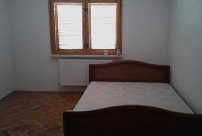 Casă individuală cu 10 camere cu Teren 700 Mp în Central - 3