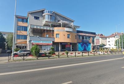 Spațiu comercial, de 215 mp, în Central