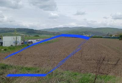 Teren de 3733 mp, în Central - 5