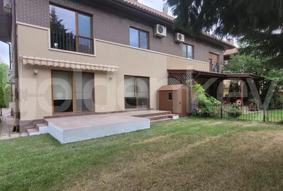 Casă cu 5 camere cu Teren 225 Mp în Central