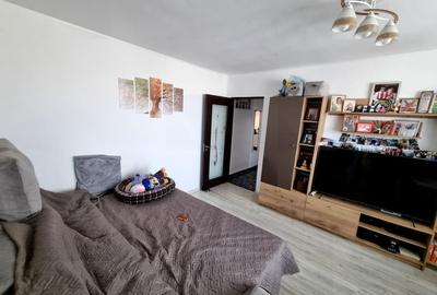 Apartament cu 3 camere semidecomandat, mobilat în Casa de Cultură - 1