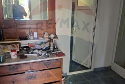 Casă cu 6 camere cu Teren 3300 Mp în Central - 14