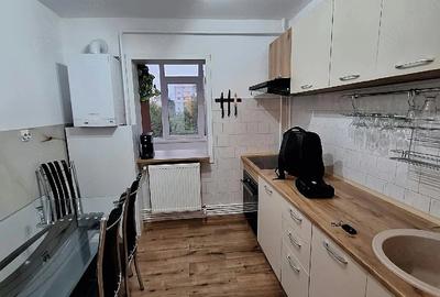 Apartament cu 2 camere decomandat în Micro 20