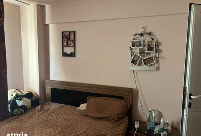 Apartament cu 4 camere decomandat în Prundu