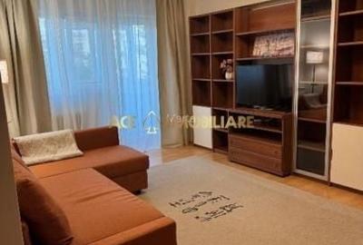 Apartament cu 3 camere în Văcăresti