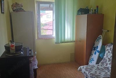 Garsonieră decomandată în Podul de Piatră