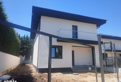 Casă cu 4 camere cu Teren 320 Mp în Central
