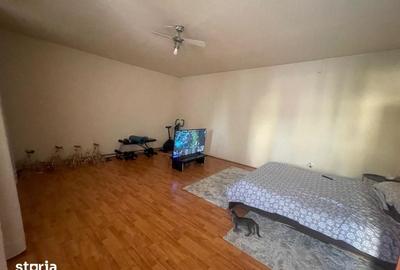 Casă cu 3 camere cu Teren 180 Mp în Calea București - 1