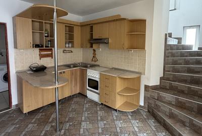 Casă individuală cu 6 camere cu Canalizare în Central - 7