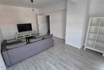 Apartament cu 2 camere decomandat în Uverturii