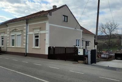 Casă cu 5 camere cu Teren 1579 Mp în Central - 8