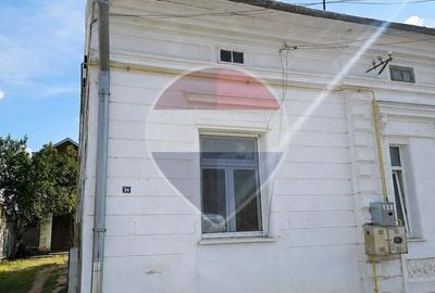 Casă cu 2 camere cu Teren 90 Mp în Central