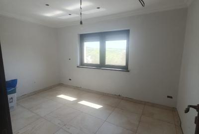 Apartament cu 3 camere decomandat în Central - 4
