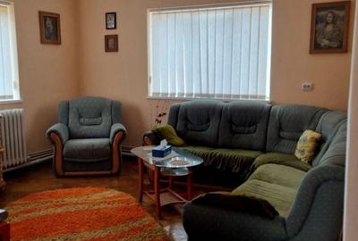 Casă cu 4 camere în Urluiești - 8