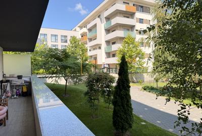 Apartament cu 3 camere semidecomandat, mobilat în Europa