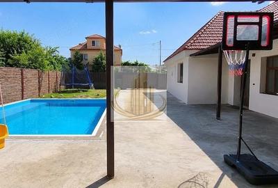 Casă individuală cu 4 camere cu Piscina în Plopi