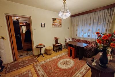 Apartament cu 2 camere semidecomandat în Florilor