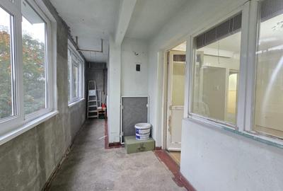 Apartament cu 2 camere decomandat în Micro 13