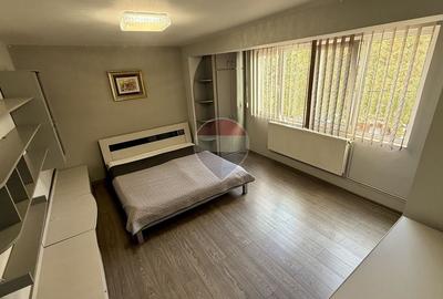 Apartament cu 2 camere semidecomandat, mobilat în Ultracentral