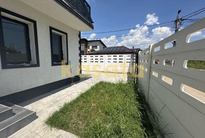 Casă individuală cu 3 camere cu Canalizare în Est