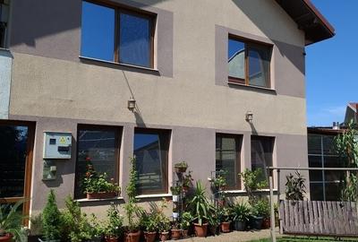 Casă cu 4 camere în Exterior Vest