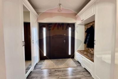 Casă cu 5 camere cu Teren 960 Mp în Vânători - 9