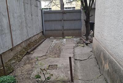 Casă cu 6 camere cu Teren 210 Mp în Rovine