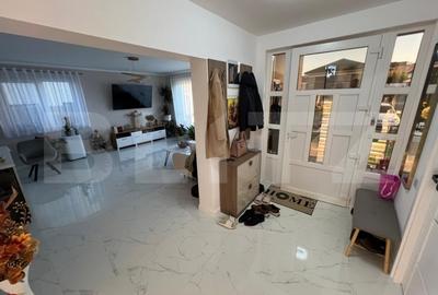 Casă individuală cu 6 camere cu Piscina în Dezmir - 3