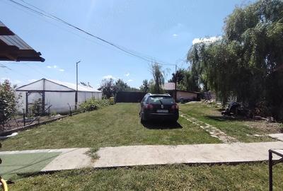 Casă cu Teren 640 Mp în Stâlpu