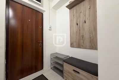 Apartament cu 3 camere semidecomandat, mobilat în Central