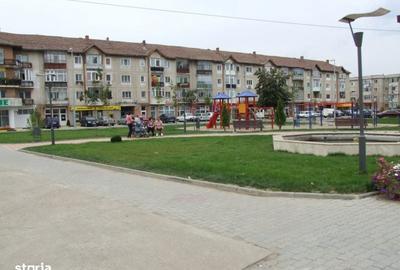 Apartament cu 3 camere semidecomandat în Central - 1