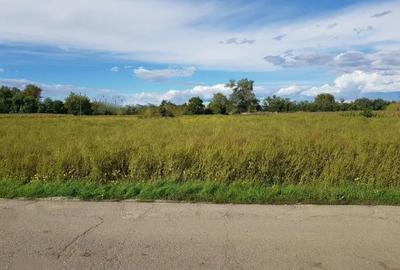 Teren agricol intravilan de 3561 mp, în Central