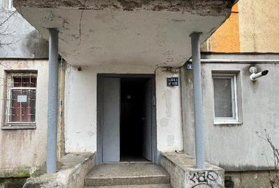 Apartament cu 3 camere semidecomandat în Nord