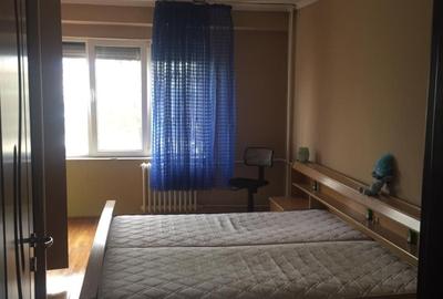 Apartament cu 3 camere decomandat în Cantemir
