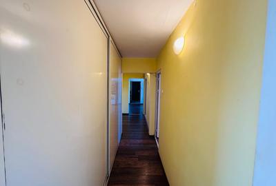 Apartament cu 4 camere semidecomandat, mobilat în Baza 3