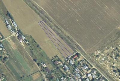 Teren de 4400 mp, în Plătărești