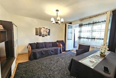 Apartament cu 3 camere decomandat în Tudorul Vechi