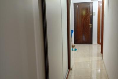 Apartament cu 3 camere decomandat în Inel II