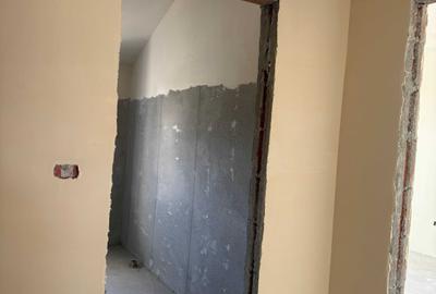Casă cu 4 camere în Moșnița Veche