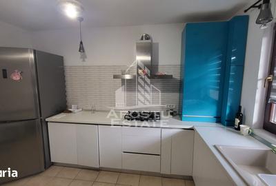 Casă cu 5 camere cu Teren 350 Mp în Dumbrăvița