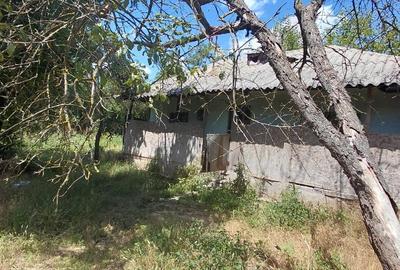 Casă cu 2 camere cu Teren 1453 Mp în Tătărăștii de Jos