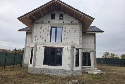 Casă cu Teren 690 Mp în Vințu de Jos
